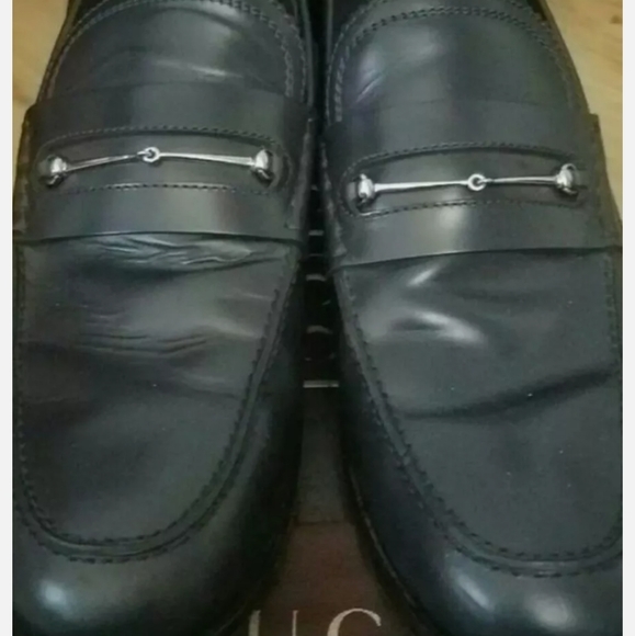 Men authentic Gucci shoes with silver horsebit
